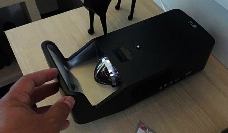 LG показала невероятно удобный и компактный домашний проектор LG показала невероятно удобный и компактный домашний проектор